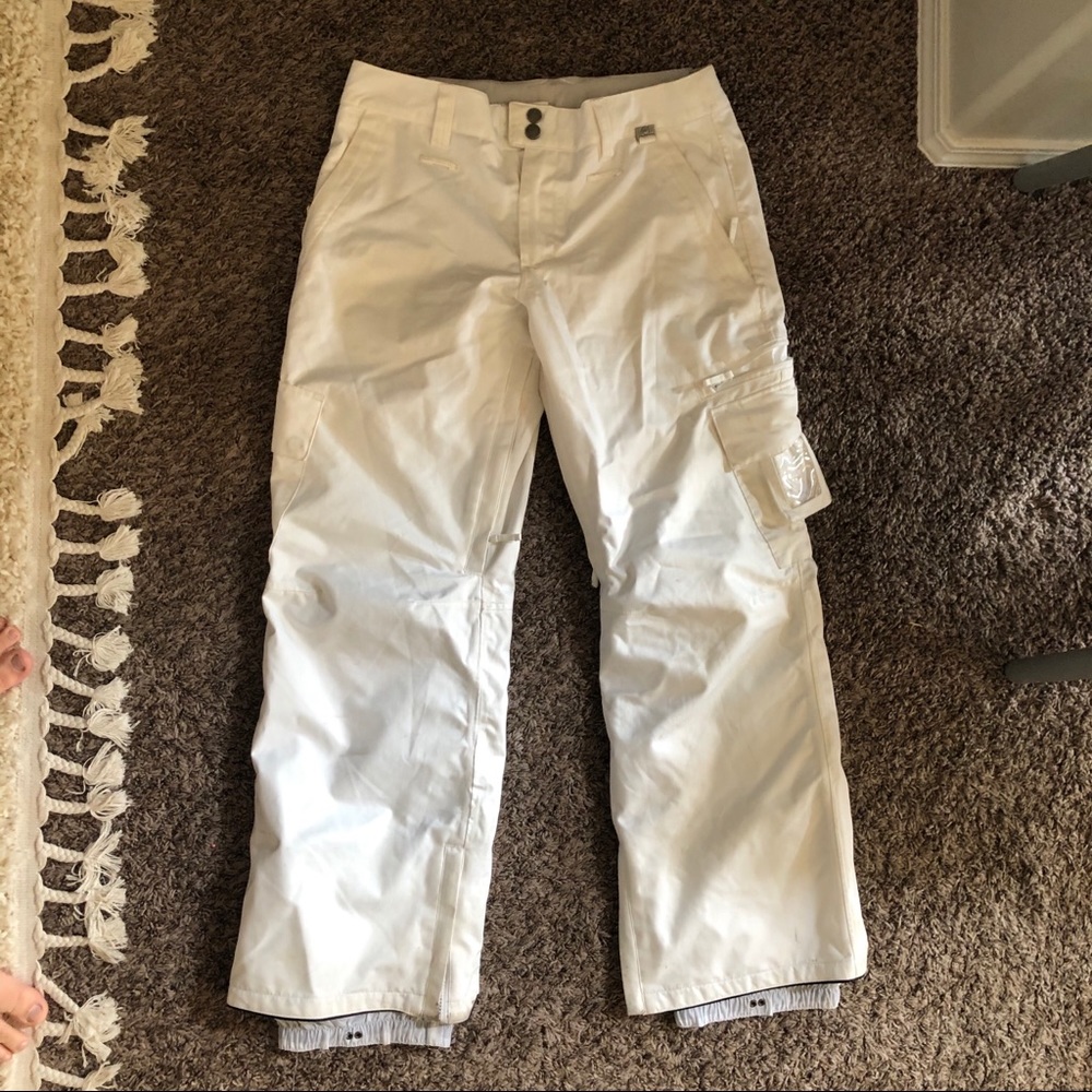 Empyre women’s snowboard pants